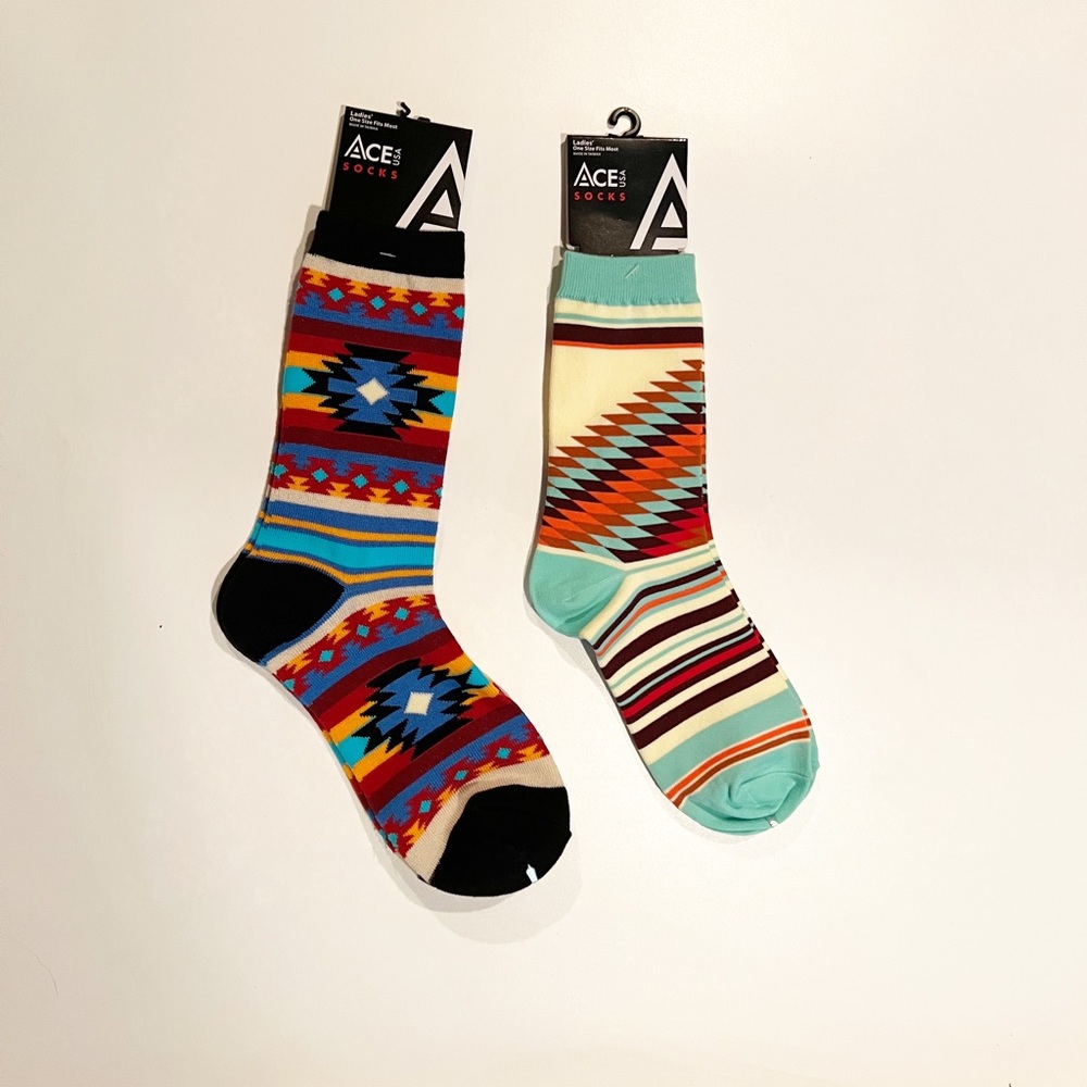 15. 2 Pairs Fun ACE USA Socks